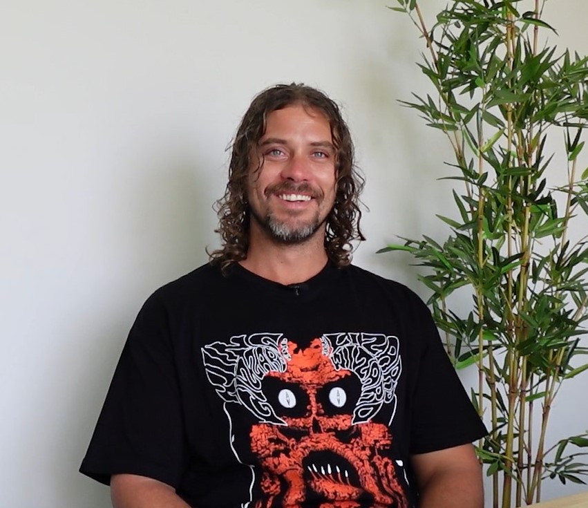 We provide personalised one-on-one support to help Aboriginal job seekers look for work and become job ready 